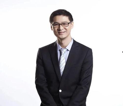 罗翔在食堂吃瓜,揭秘法律界“瓜田”趣事