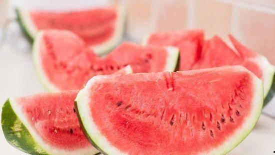 吃瓜也会胖人吗,小心甜蜜诱惑,吃瓜也能增肥